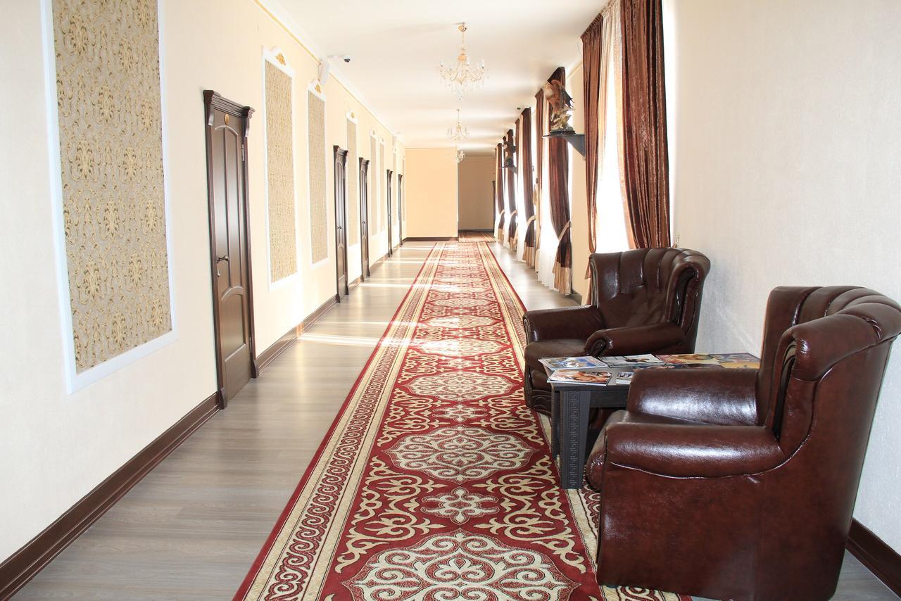 Hotel "Aishadeluxe" Тараз Екстериор снимка