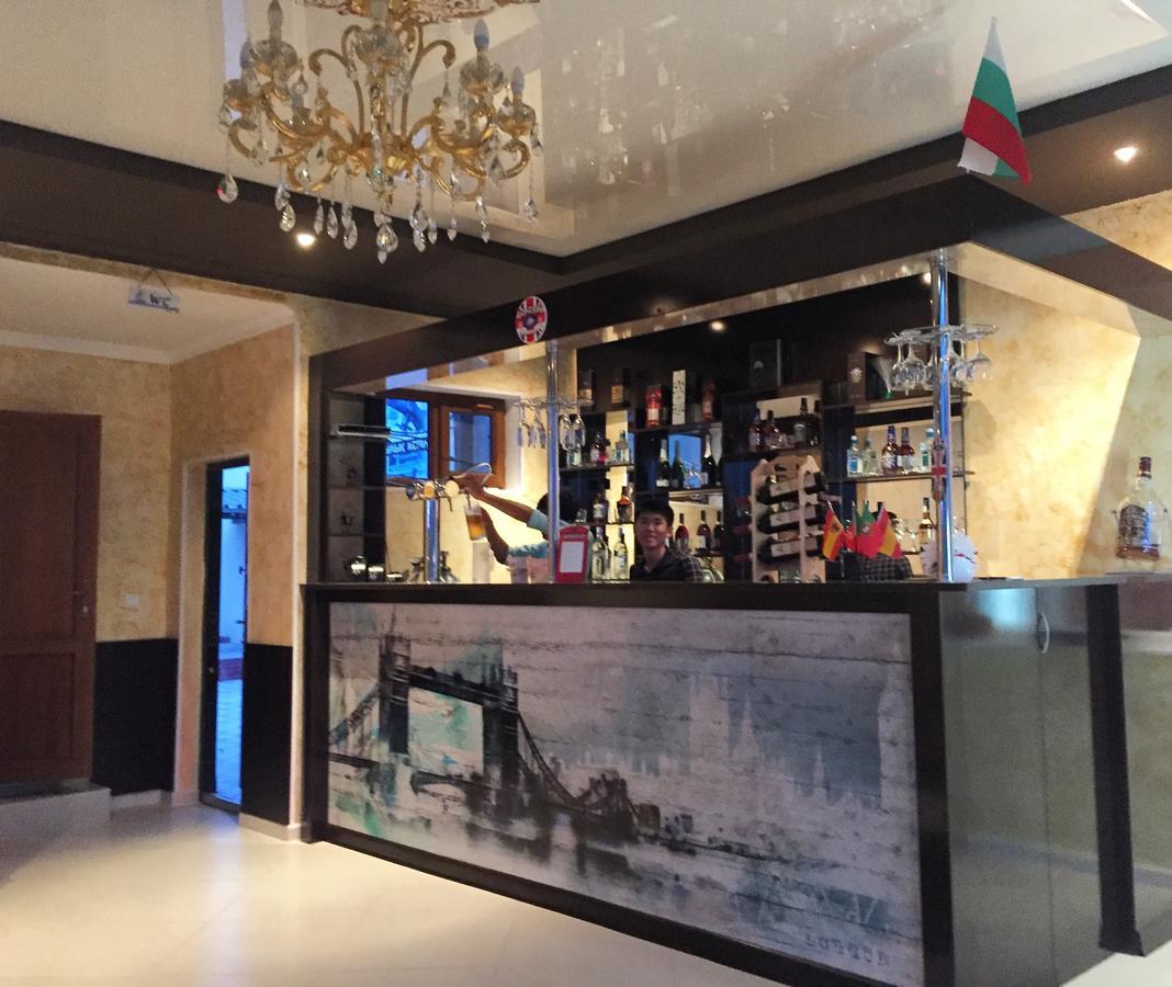 Hotel "Aishadeluxe" Тараз Екстериор снимка