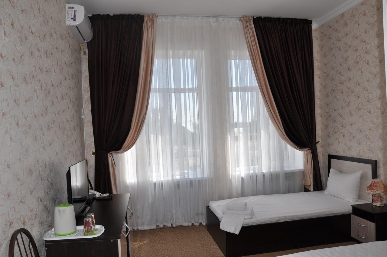 Hotel "Aishadeluxe" Тараз Екстериор снимка