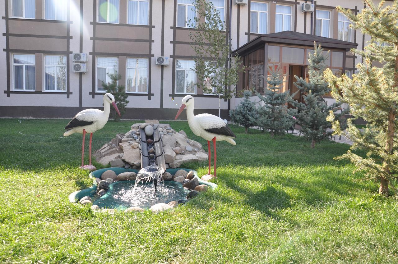 Hotel "Aishadeluxe" Тараз Екстериор снимка