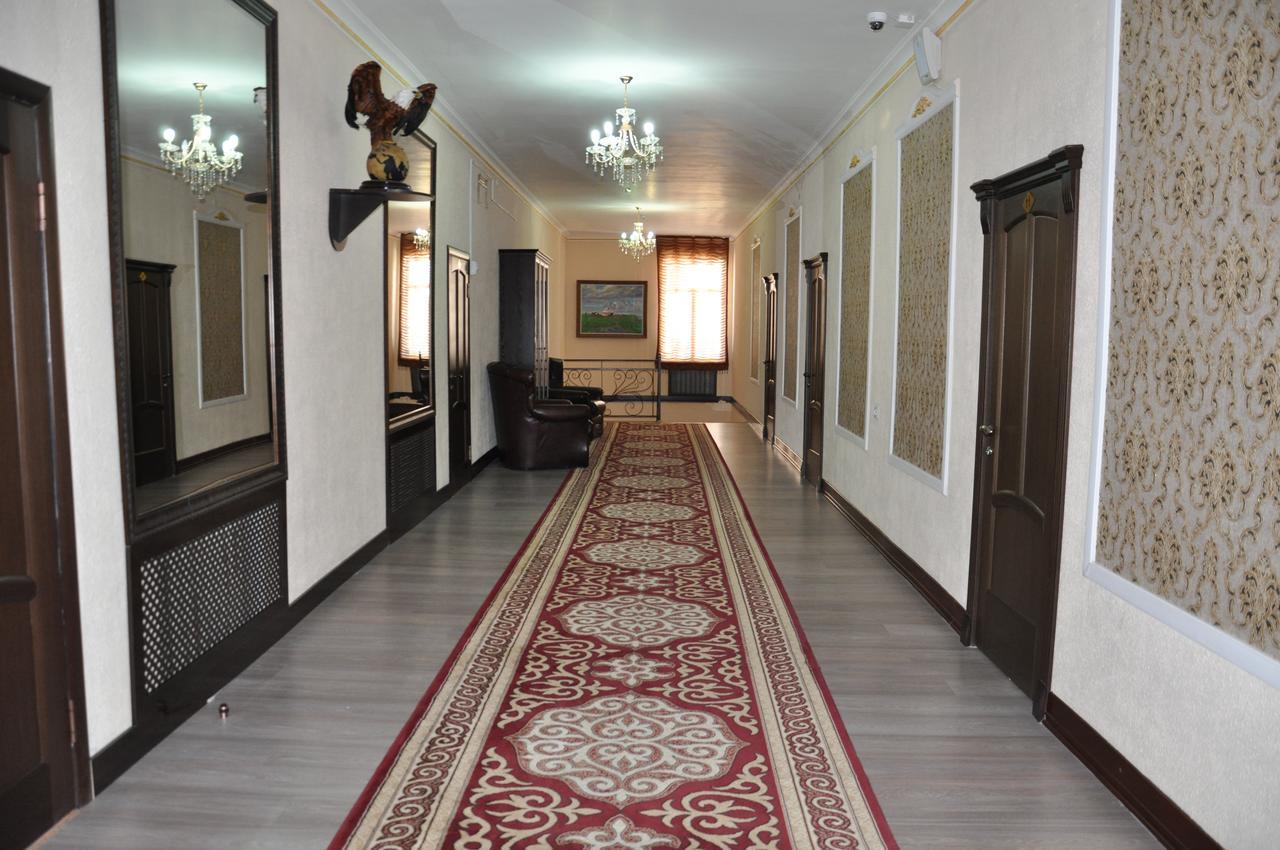 Hotel "Aishadeluxe" Тараз Екстериор снимка