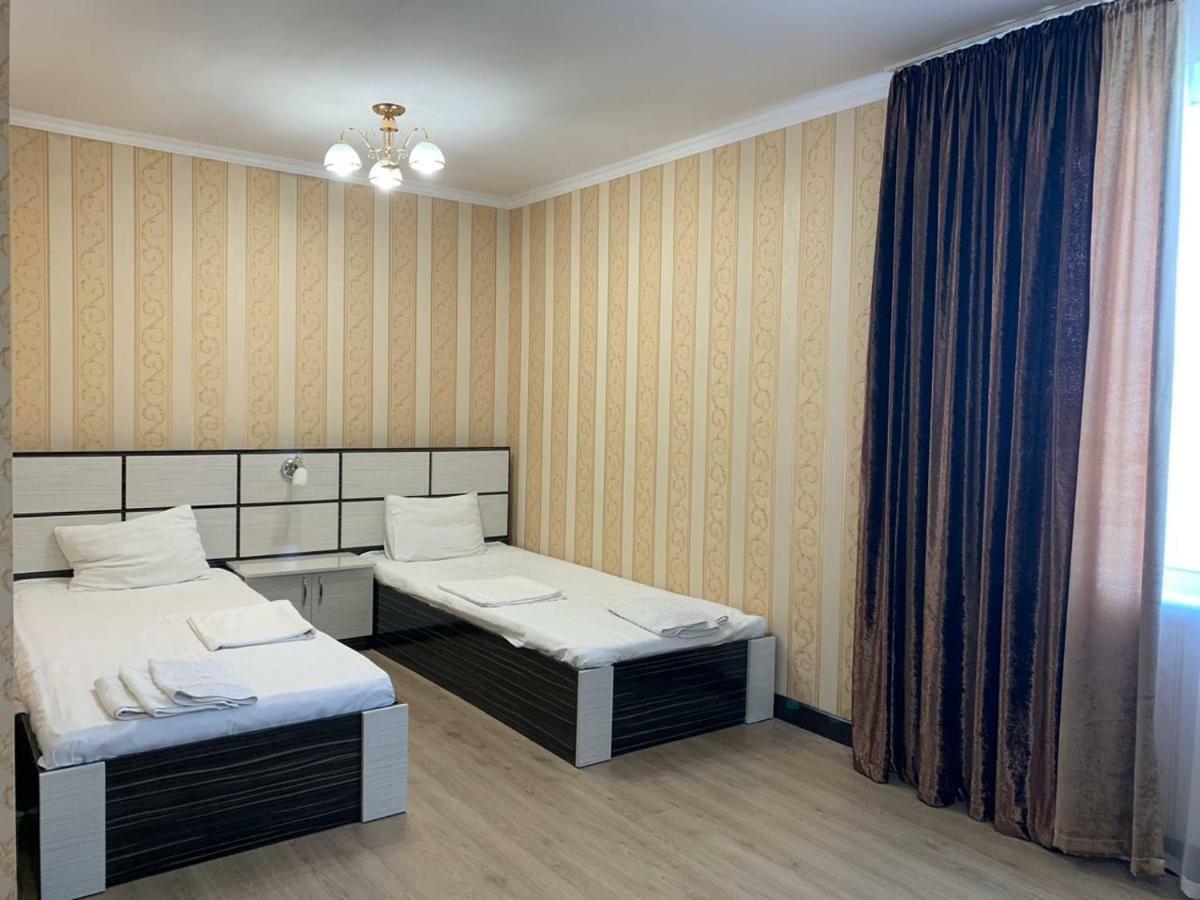 Hotel "Aishadeluxe" Тараз Екстериор снимка